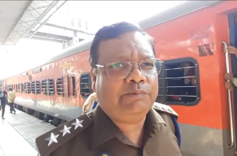 up fire breaks out in coach of dibrugarh lalgarh express no casualties reported 1 – The News Mill