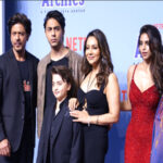 srk dons the archies t shirt at screening of his daughter suhana khans debut film – The News Mill